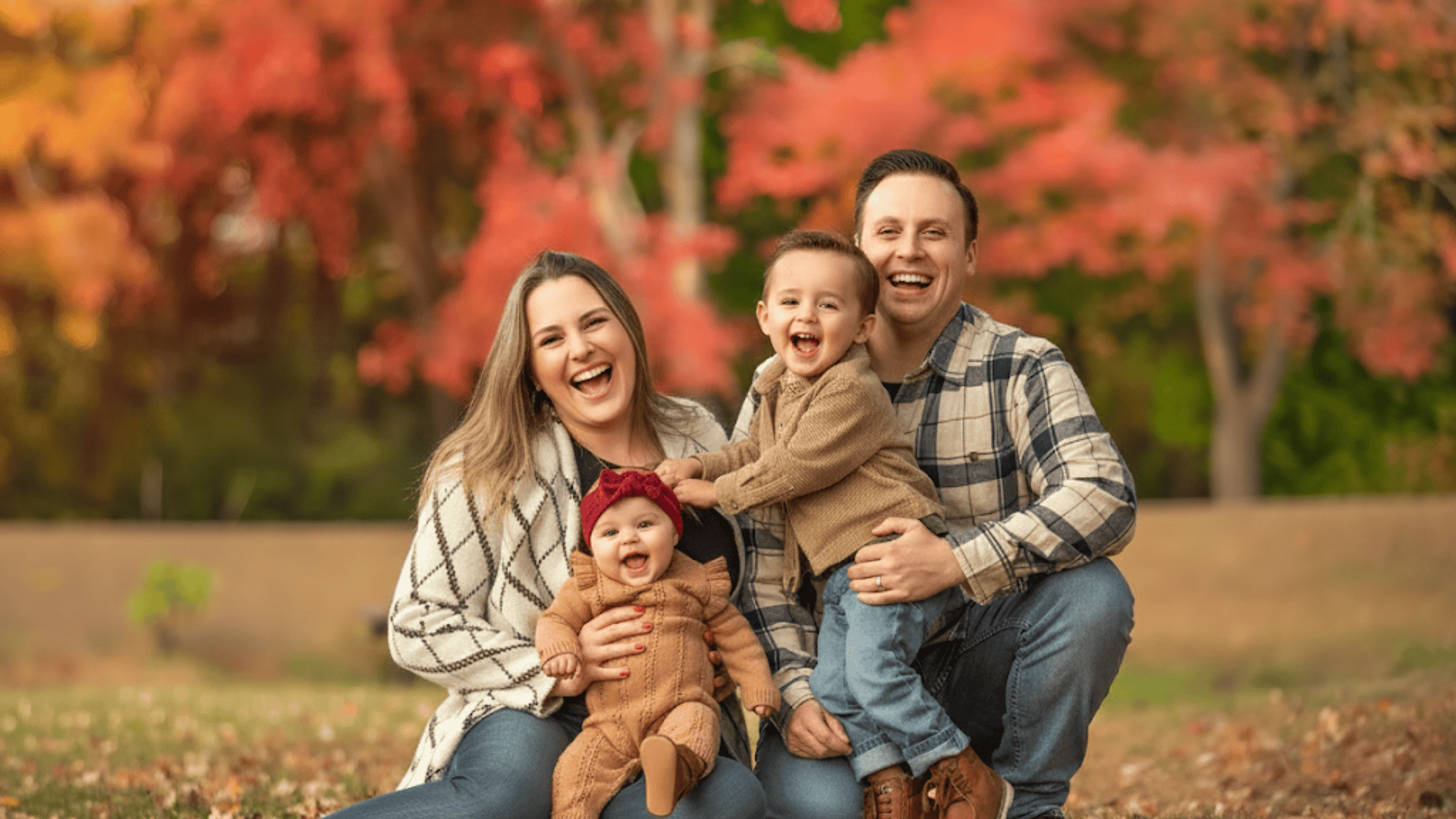 warm autumn colors for outdoor fall family photo outfits
